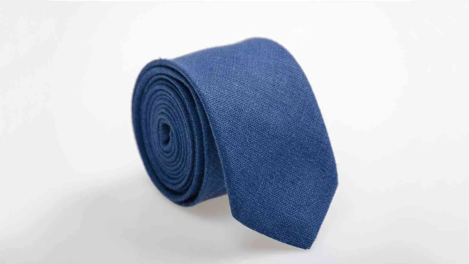 Find Your Perfect Blue Skinny Tie - Stylish Options for Men