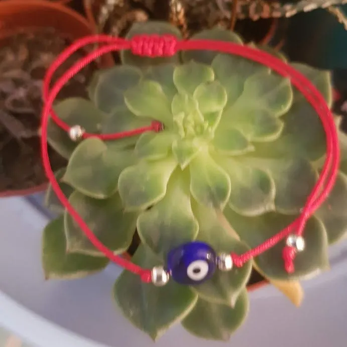 Kabbalah red string evil eye bracelet for protection.  Believed to Prevent Bad Luck and Evil Eye.