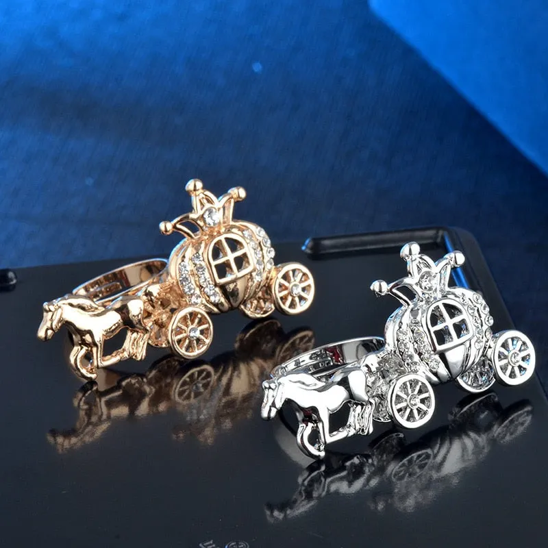 Luxury Christmas Carriage Big Rings for Women with Zircon in Gold Color