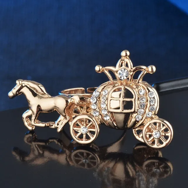 Luxury Christmas Carriage Big Rings for Women with Zircon in Gold Color